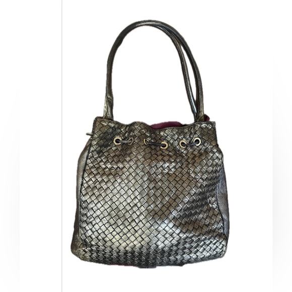 Authentic Bottega Veneta Leather bag . In excellent used condition. - Picture 4 of 10